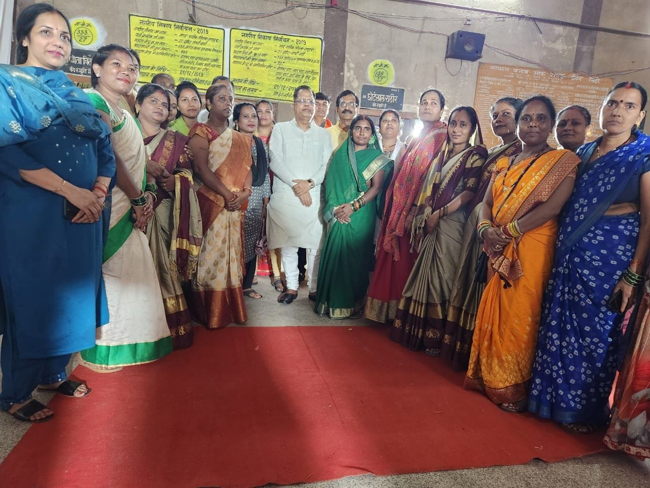 रायपुर विधानसभा क्षेत्र में मितानिन व महिला स्व सहायता समूह के बहनों ने  घोषणा पत्र हेतु सुझाव देते 