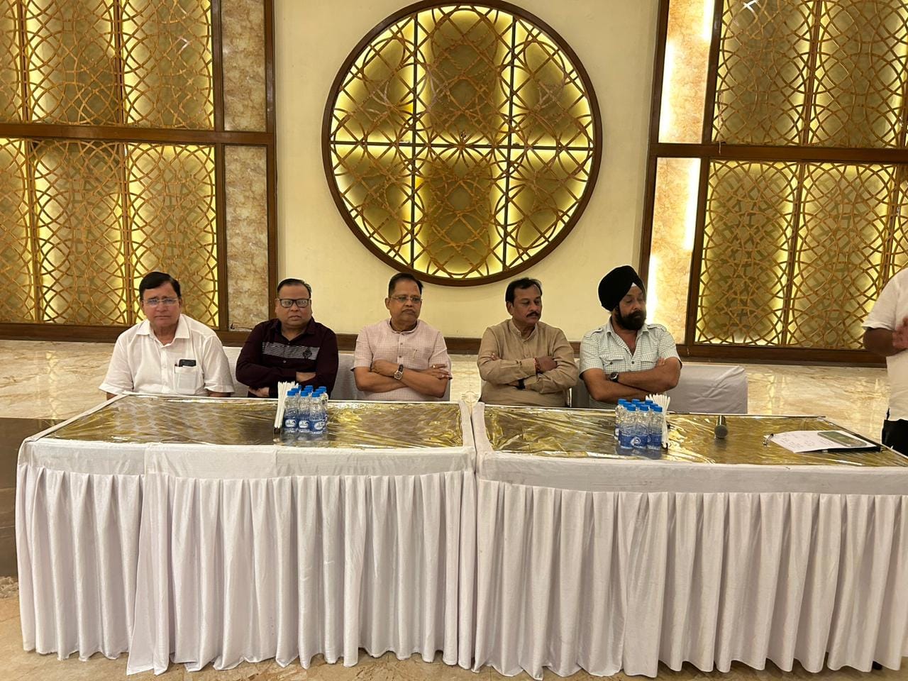बिलासपुर विधानसभा क्षेत्र के अंतर्गत रायपुर रोड स्थित ए. एस. फन में समस्त व्यापारी संगठनों के प्रतिन